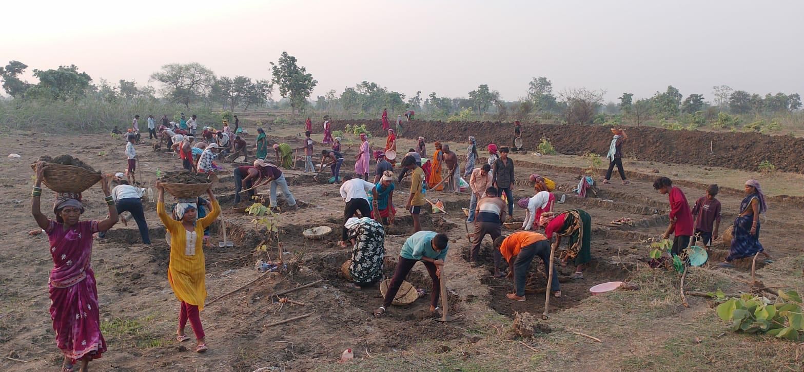जल संरक्षण एवं जल संवर्धन कार्यों को मिली गति : मनरेगा अंतर्गत “नवा तरिया” निर्माण से बढ़ेगी जल उपलब्धता