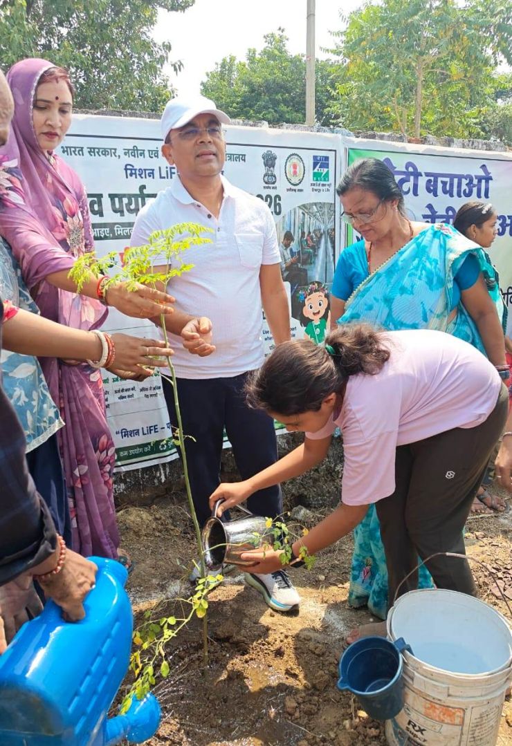 विश्व पर्यावरण दिवस: कलेक्टर श्री जन्मेजय महोबे सहित जनप्रतिनिधियों ने किया ग्राम झर्राडीह में वृक्षारोपण