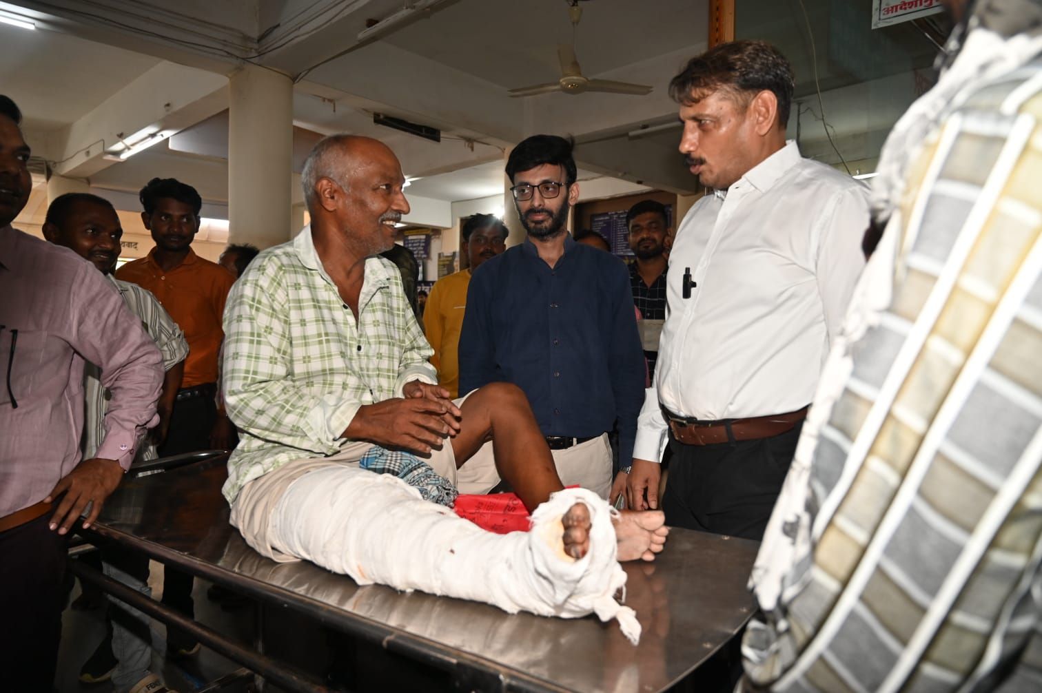 अटल आरोग्य लैब में 134 प्रकार की जांचें निःशुल्क, कलेक्टर ने कहा - जरूरतमंद लोगों को मिले लाभ  कलेक्टर ने मानसून से पहले