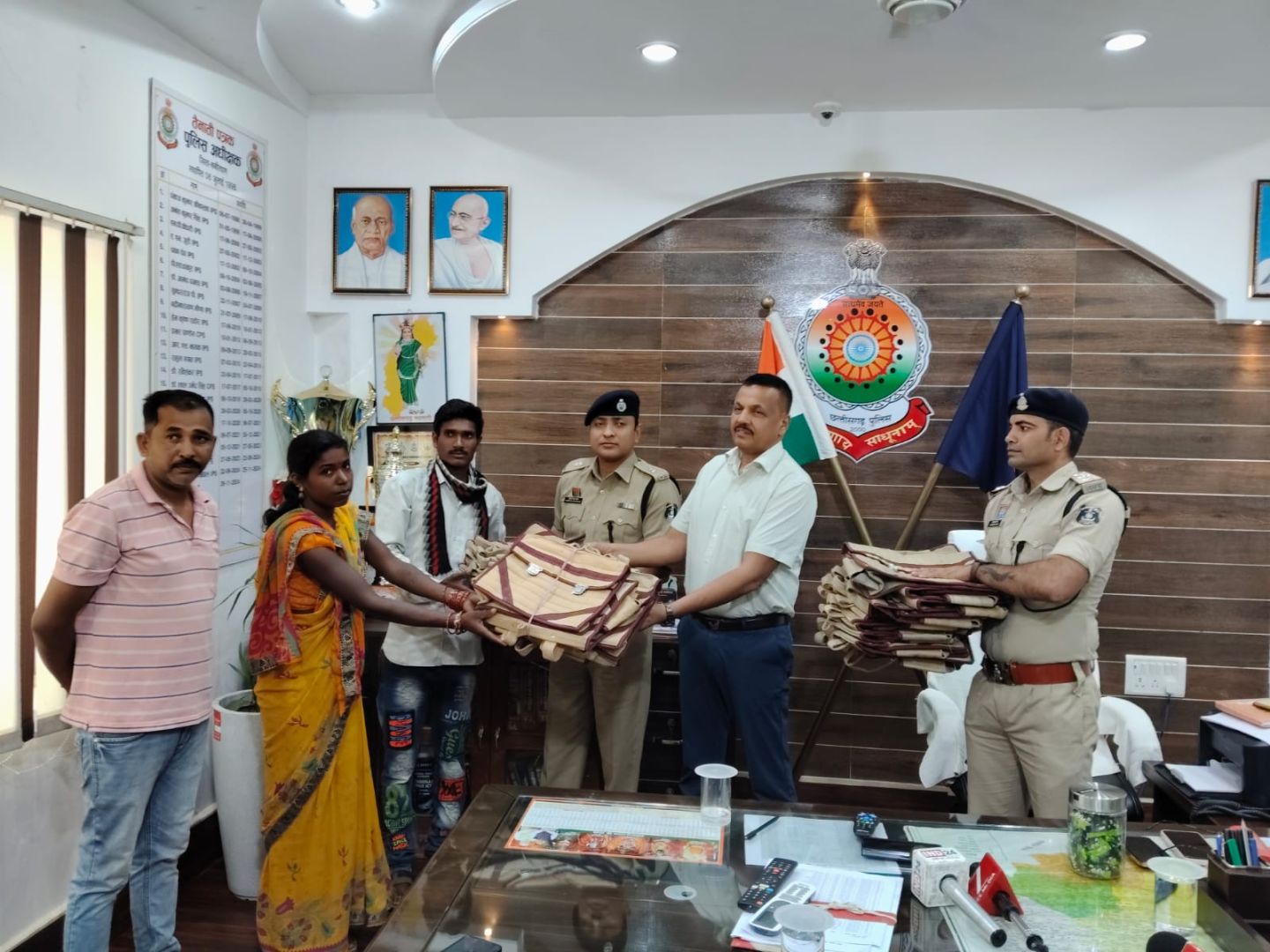 शिक्षा बच्चों के उज्ज्वल भविष्य की सबसे मजबूत नींव है-पुलिस अधीक्षक श्री धर्मेन्द्र सिंह (आईपीएस)  शिक्षा की राह हुई आसा